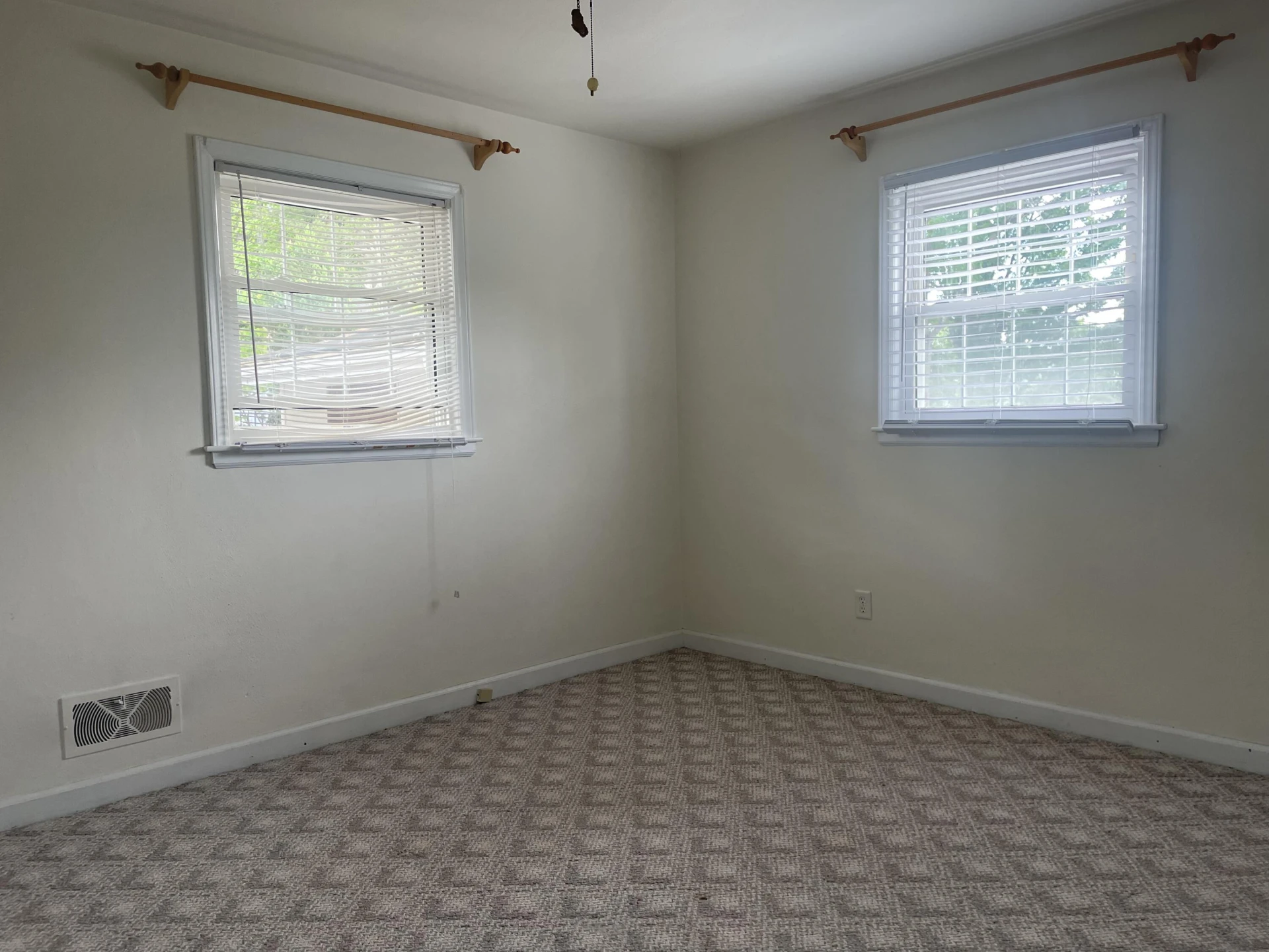1508 Jefferson AVE - Photo 11