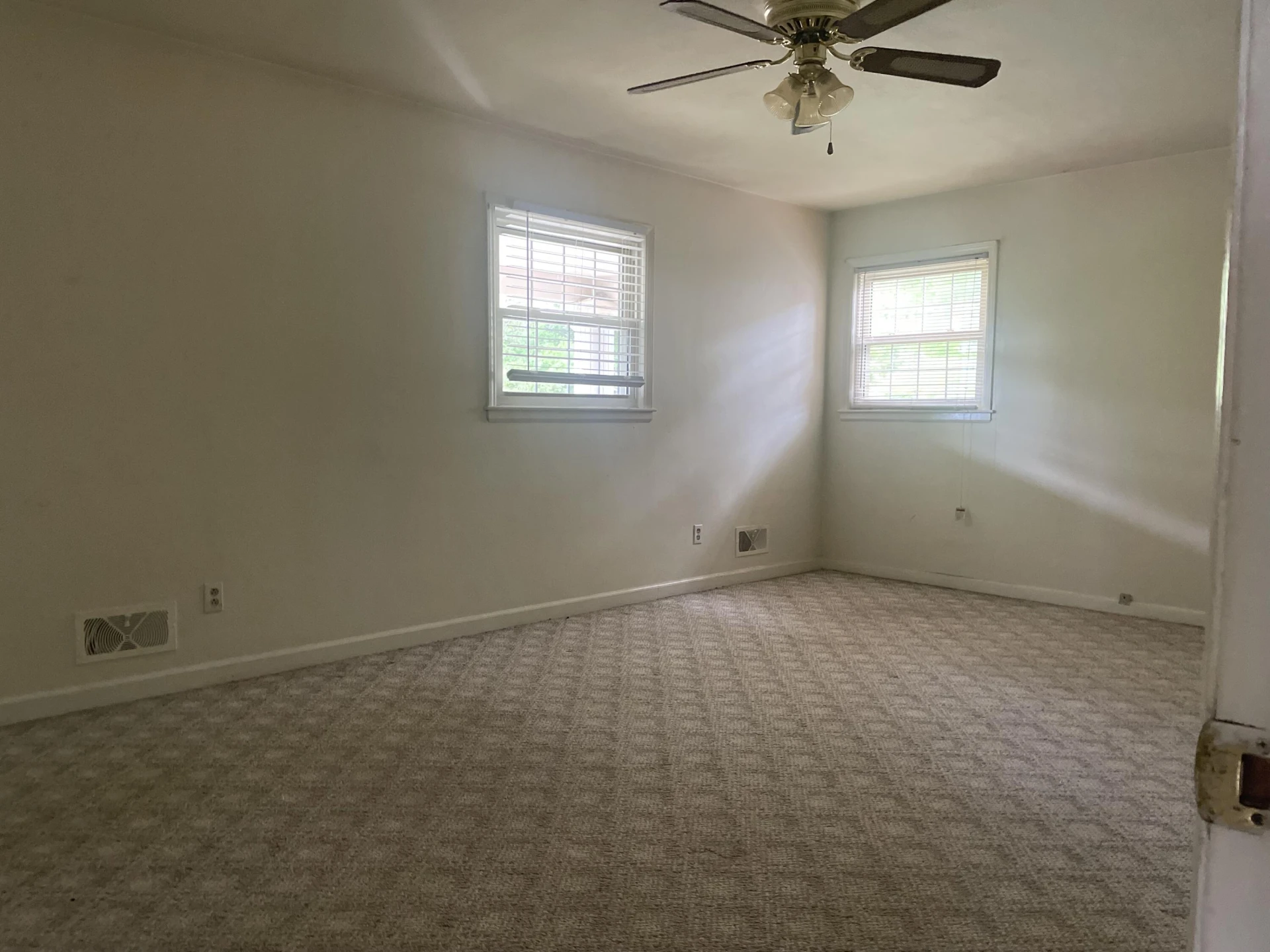1508 Jefferson AVE - Photo 12