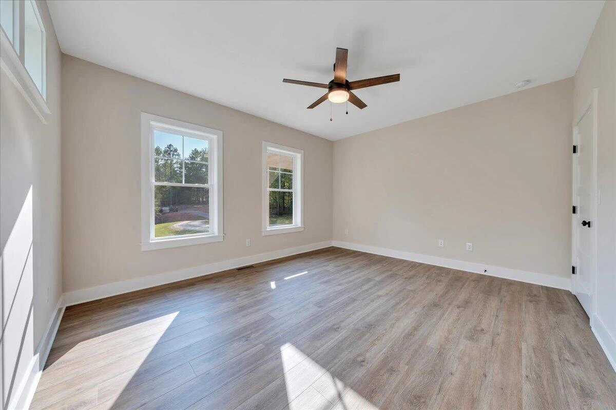 241 Spring Chase DR - Photo 18