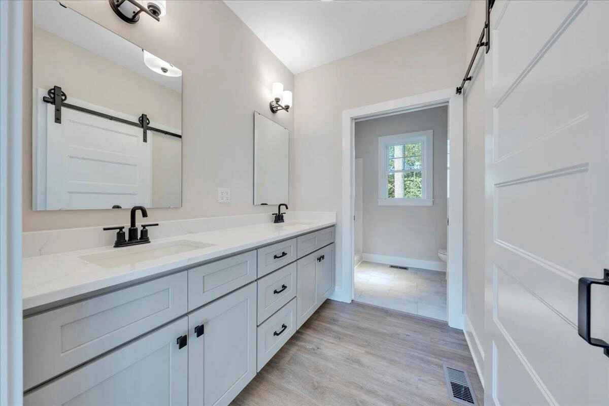 241 Spring Chase DR - Photo 20