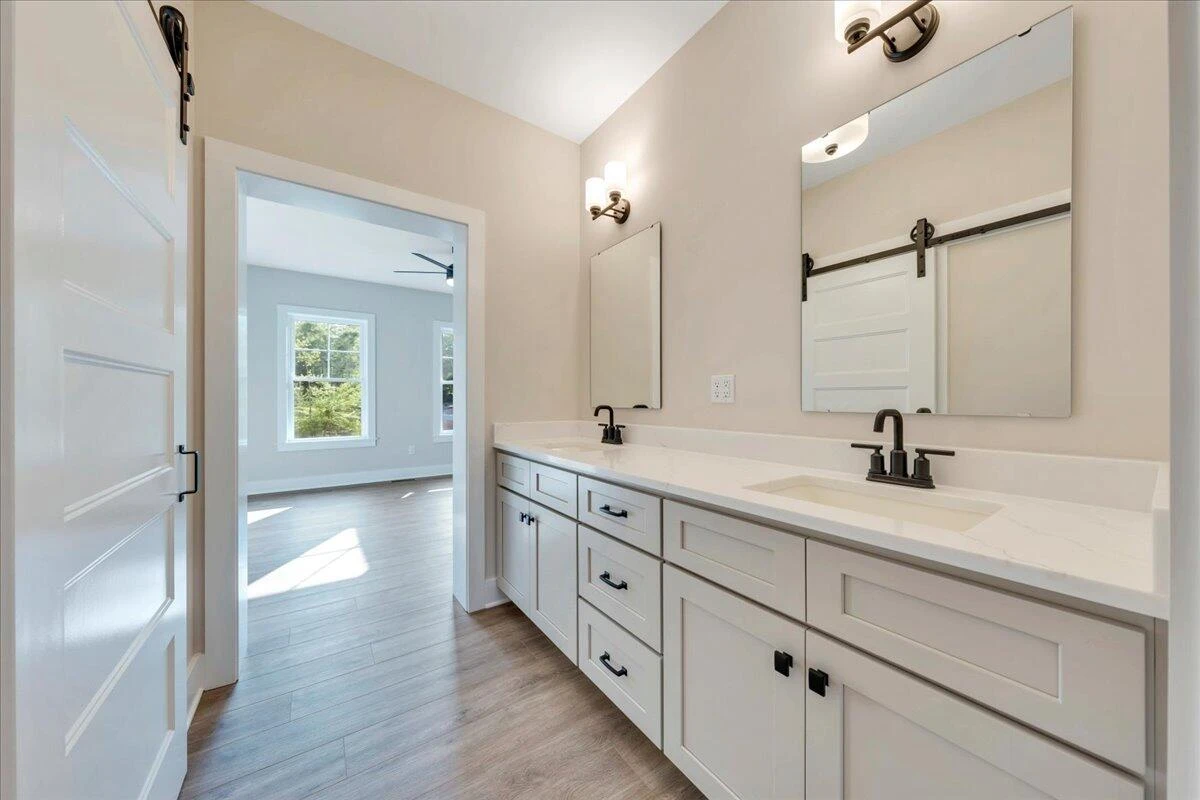 241 Spring Chase DR - Photo 22