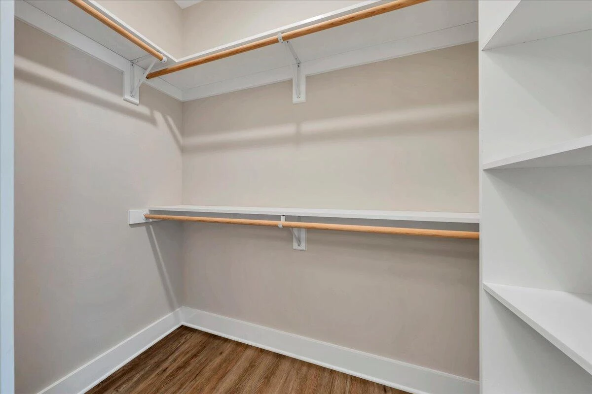 241 Spring Chase DR - Photo 23