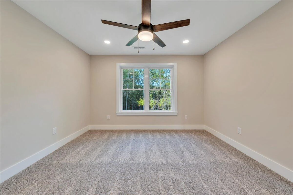241 Spring Chase DR - Photo 28