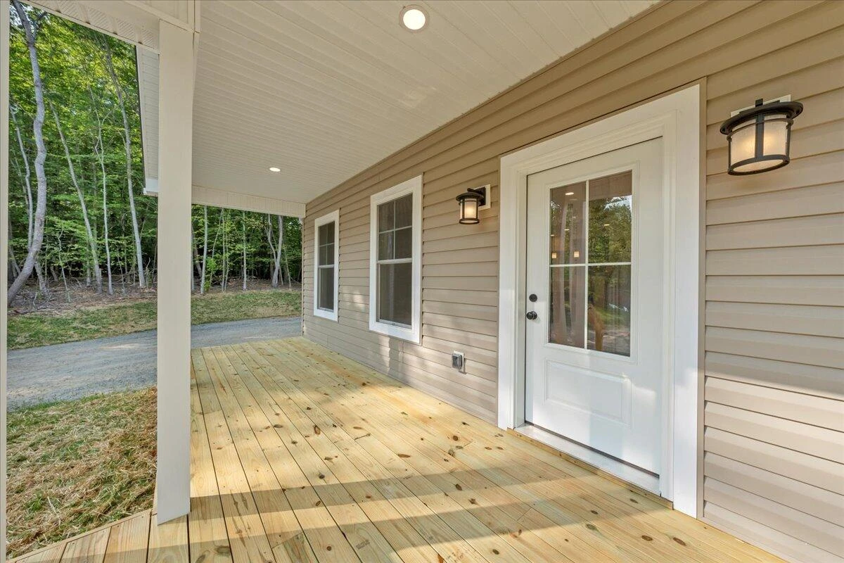 241 Spring Chase DR - Photo 3