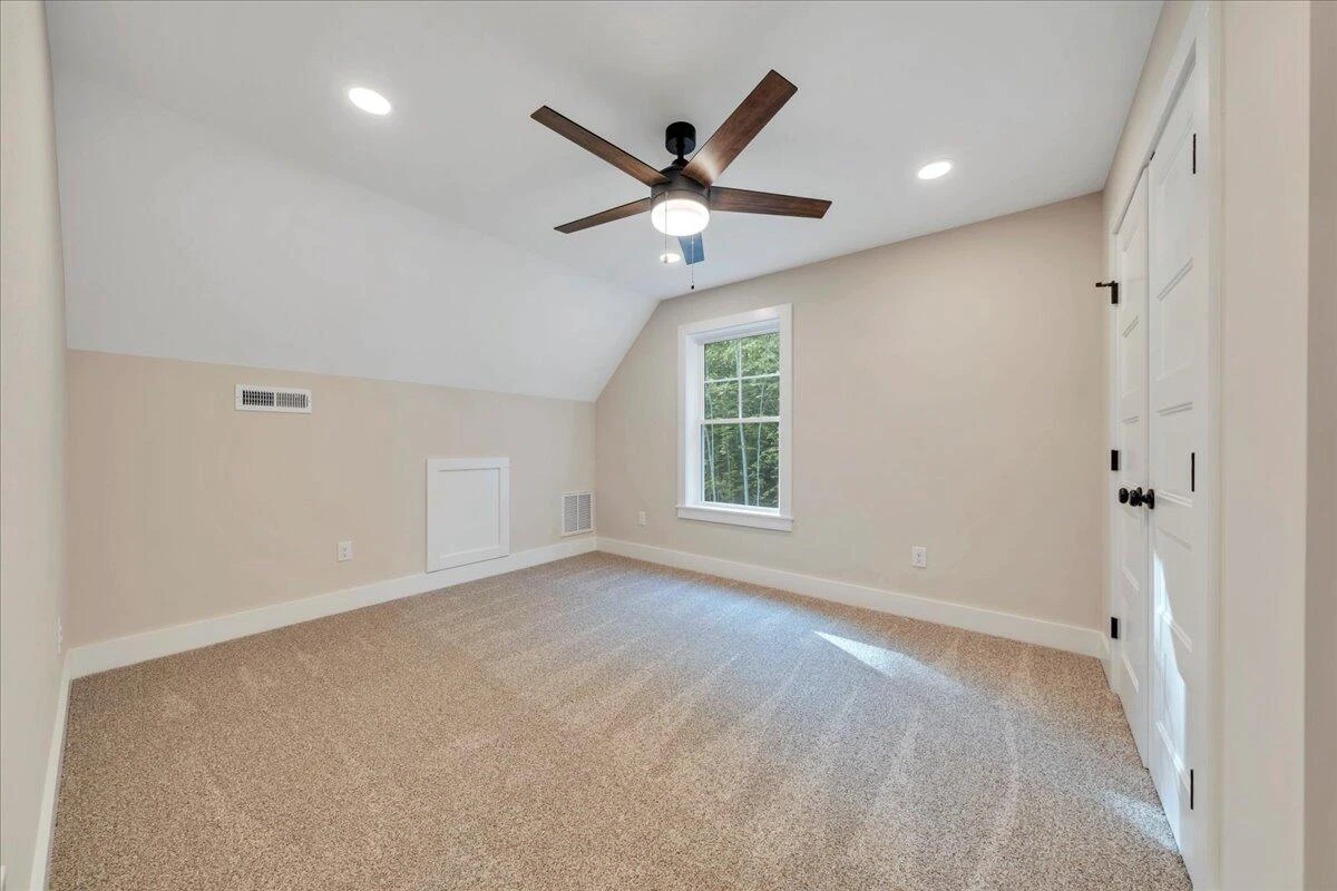 241 Spring Chase DR - Photo 30