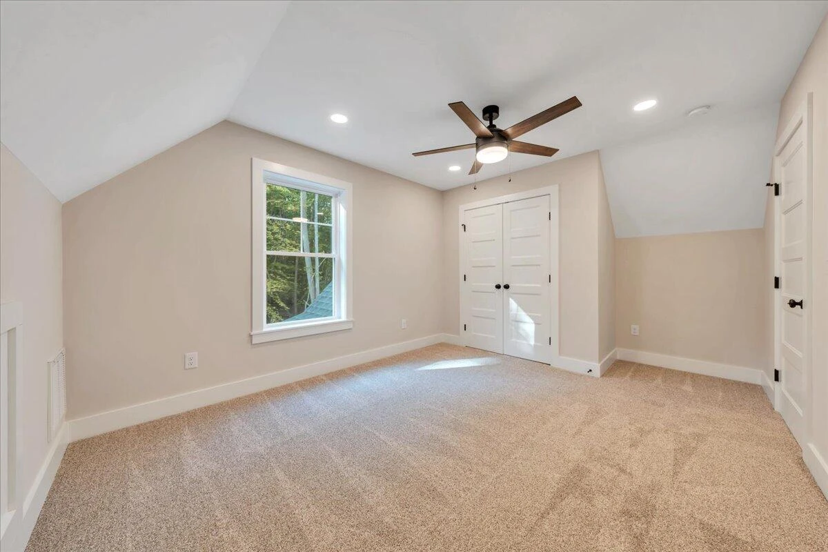 241 Spring Chase DR - Photo 33