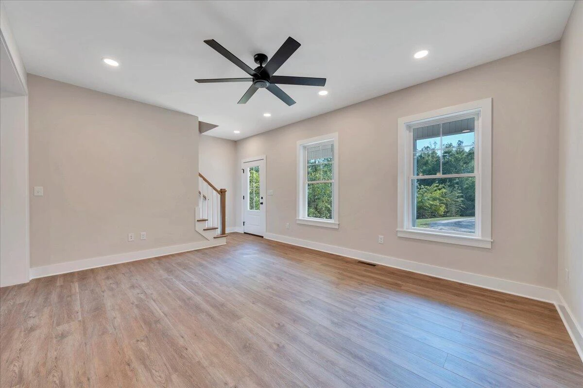 241 Spring Chase DR - Photo 6