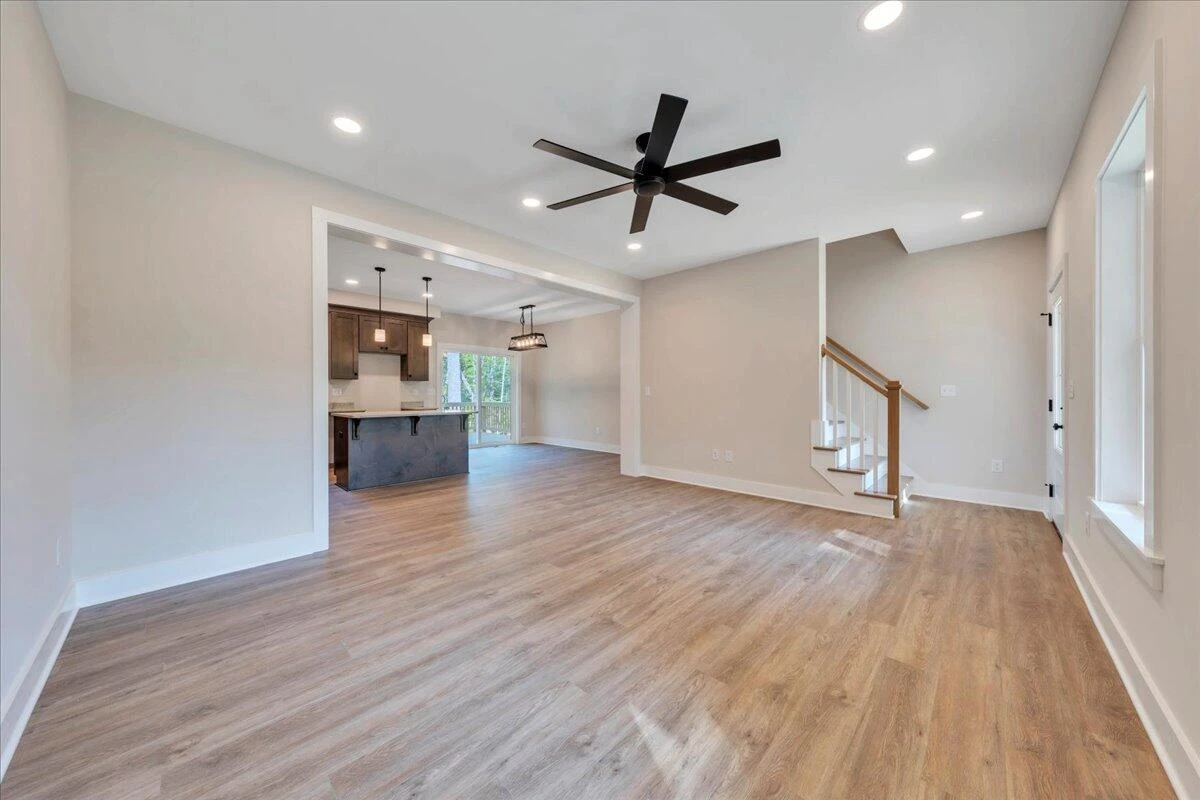 241 Spring Chase DR - Photo 7
