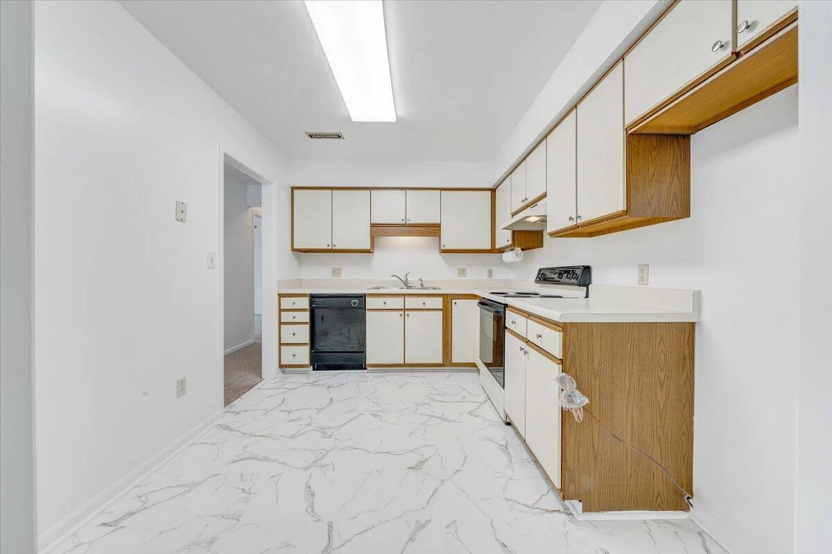 7204 Snowberry CIR - Photo 13