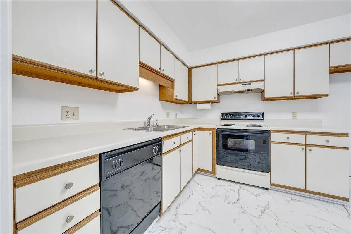 7204 Snowberry CIR - Photo 14