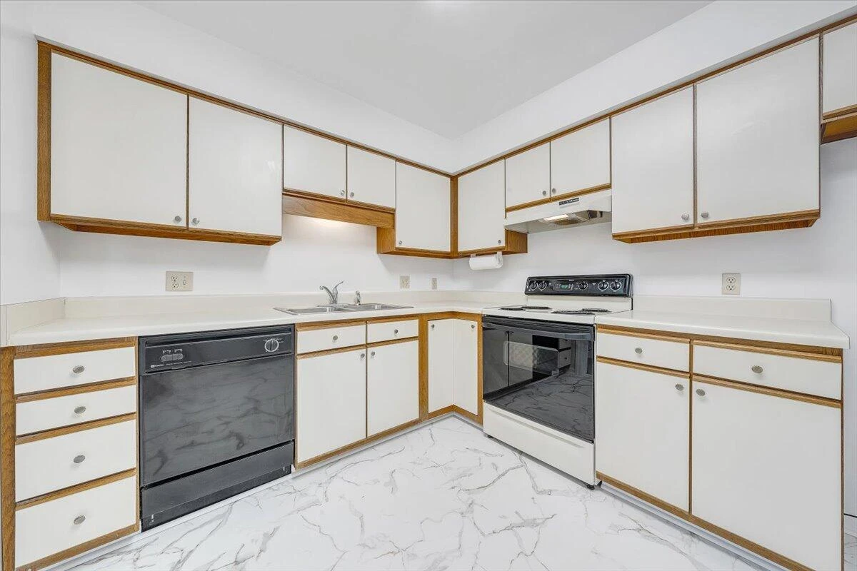 7204 Snowberry CIR - Photo 16