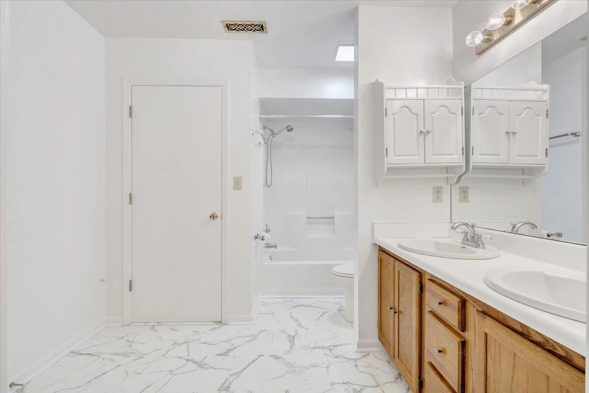 7204 Snowberry CIR - Photo 19