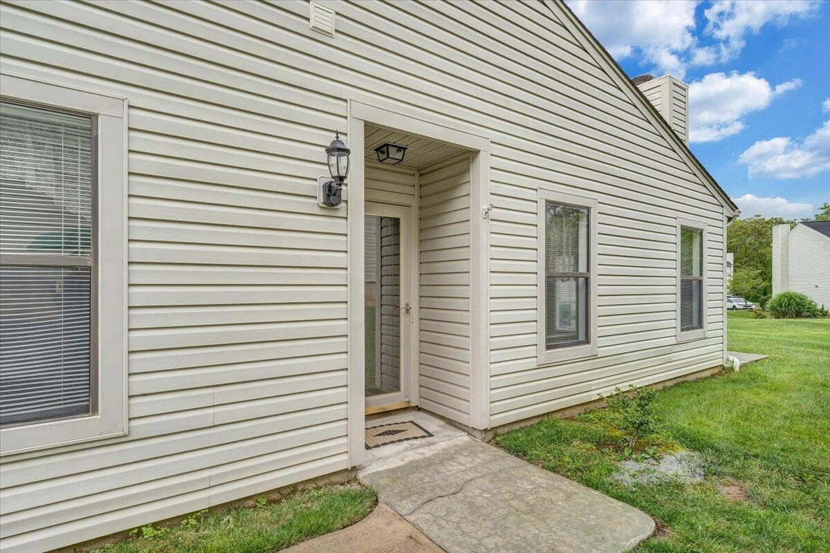 7204 Snowberry CIR - Photo 3
