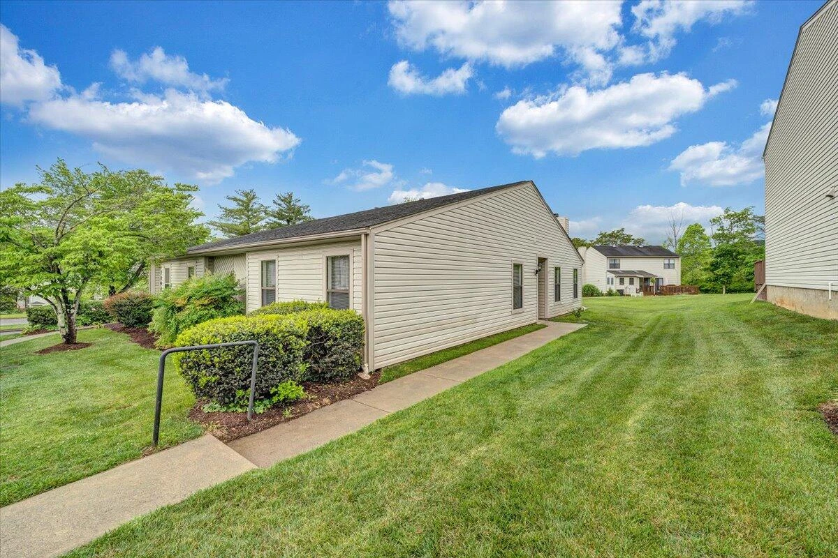 7204 Snowberry CIR - Photo 34