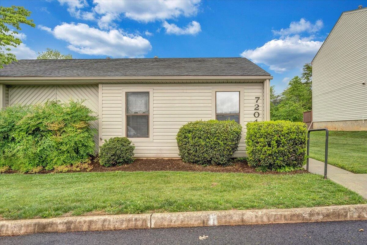 7204 Snowberry CIR - Photo 35