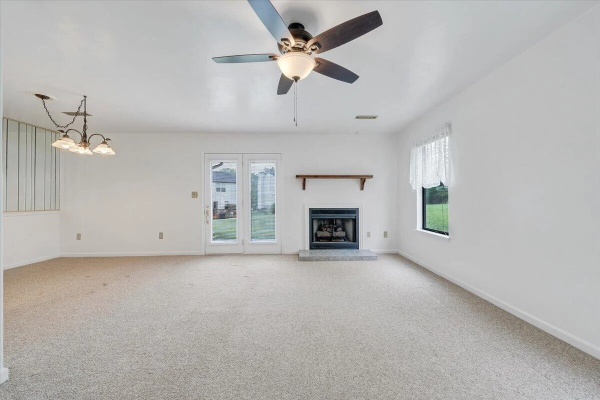 7204 Snowberry CIR - Photo 4