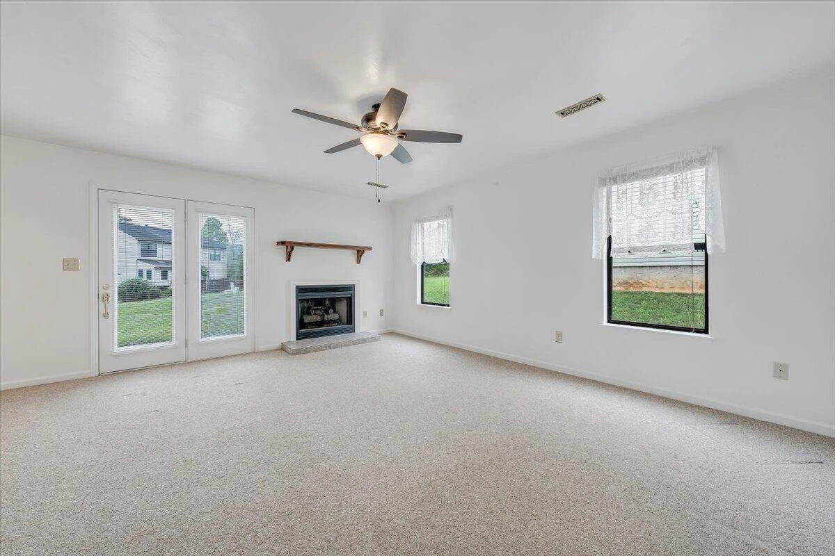 7204 Snowberry CIR - Photo 5
