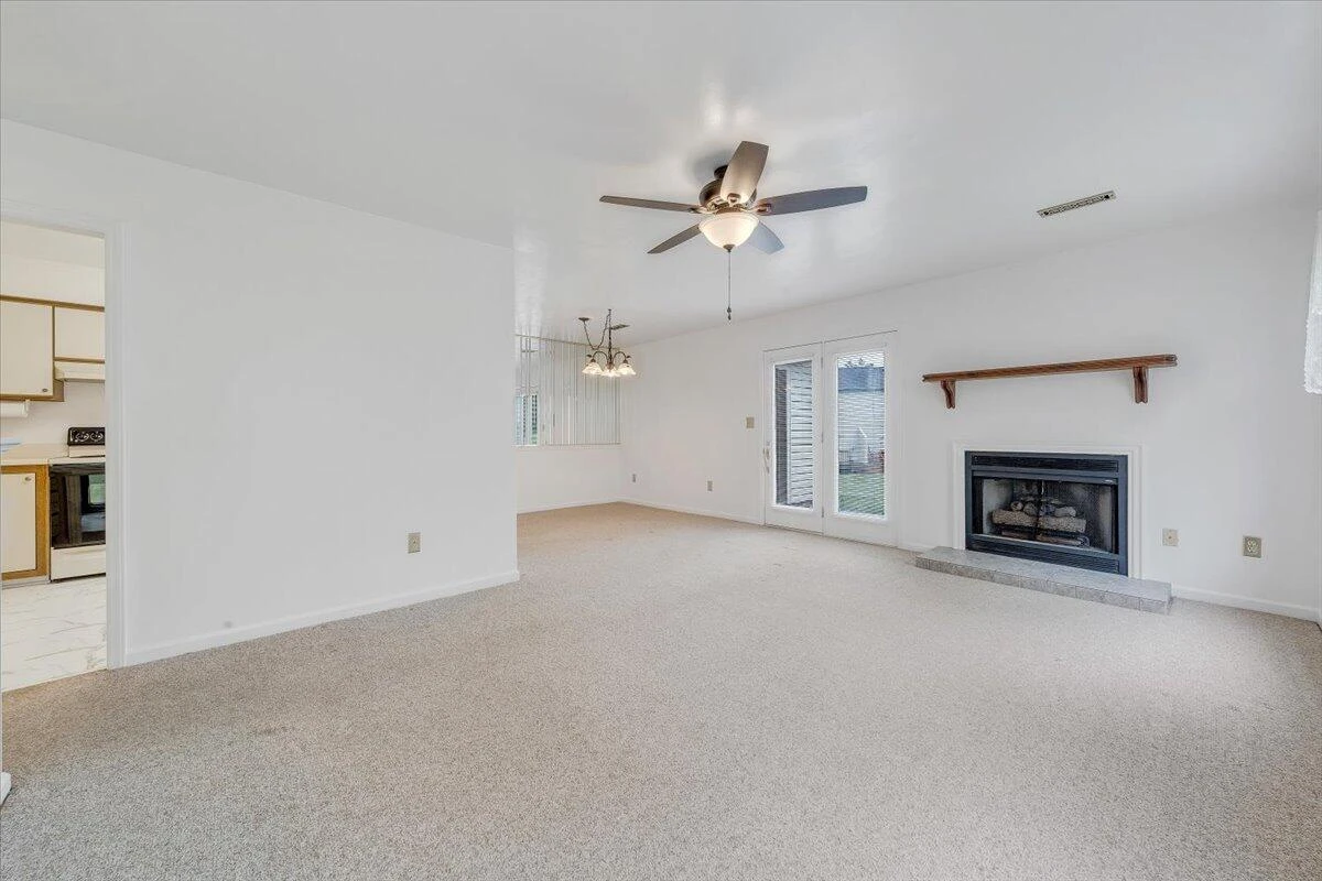 7204 Snowberry CIR - Photo 8
