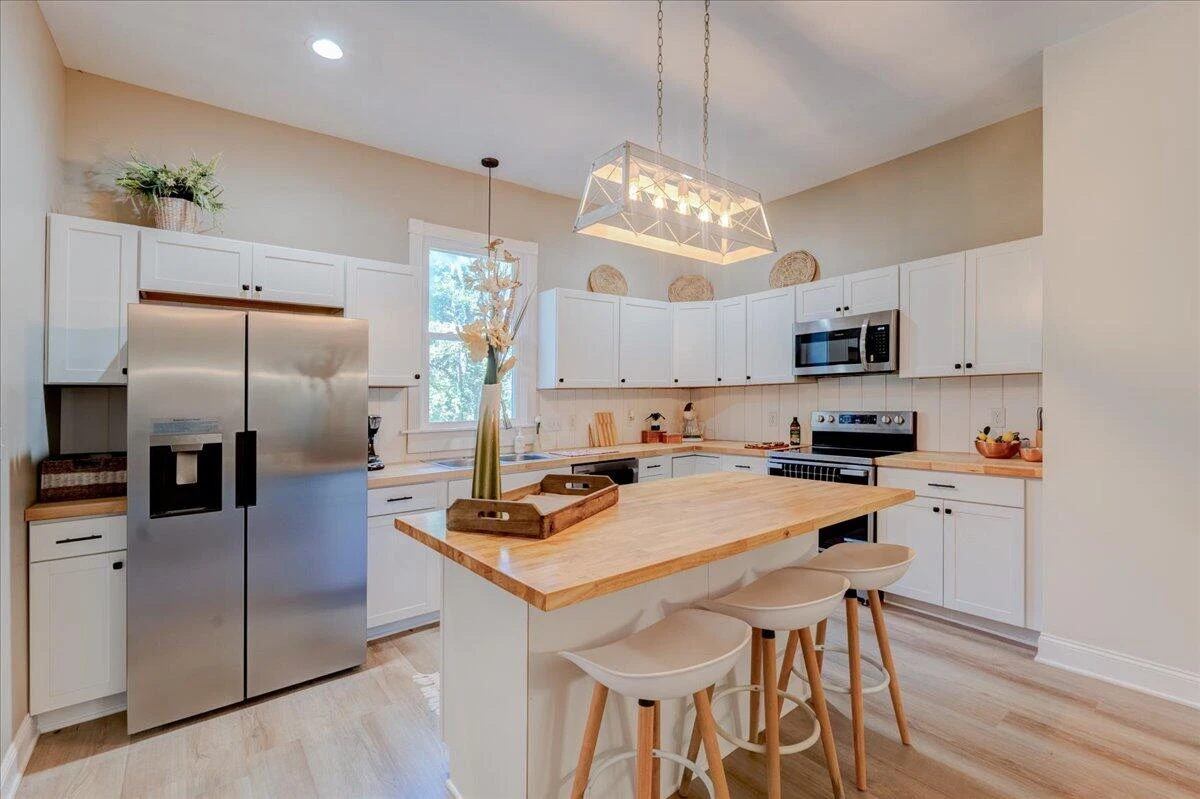 4534 Main ST - Photo 7