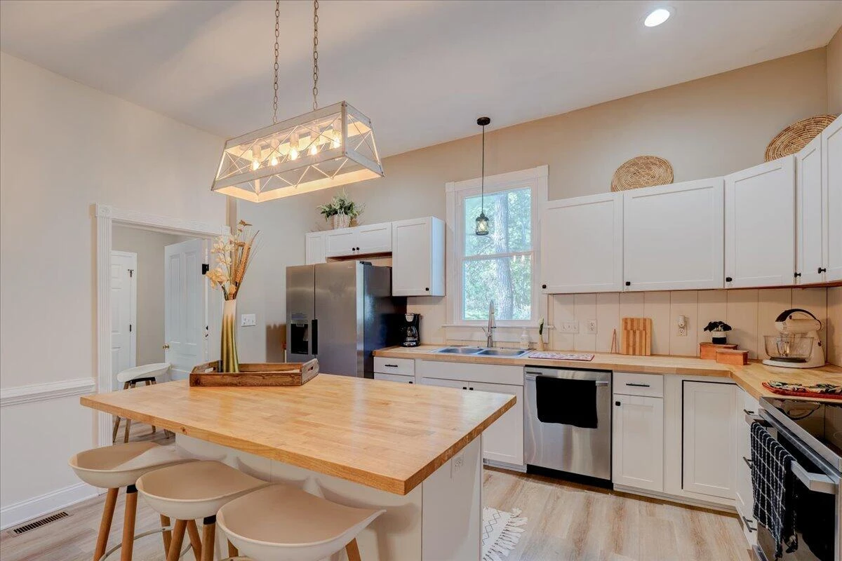 4534 Main ST - Photo 8
