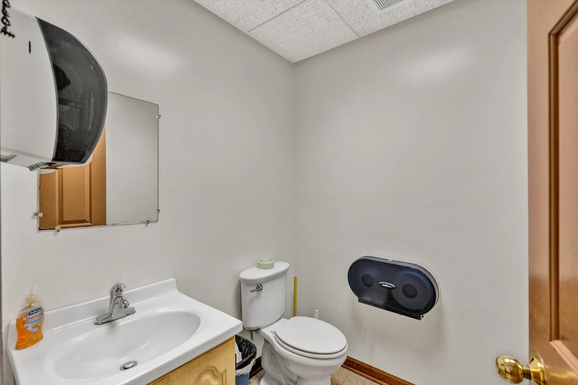 270 SOUTH MAIN ST - Photo 16