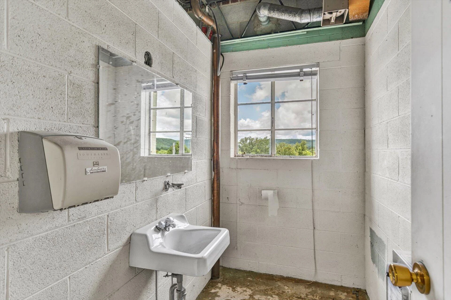 270 SOUTH MAIN ST - Photo 21