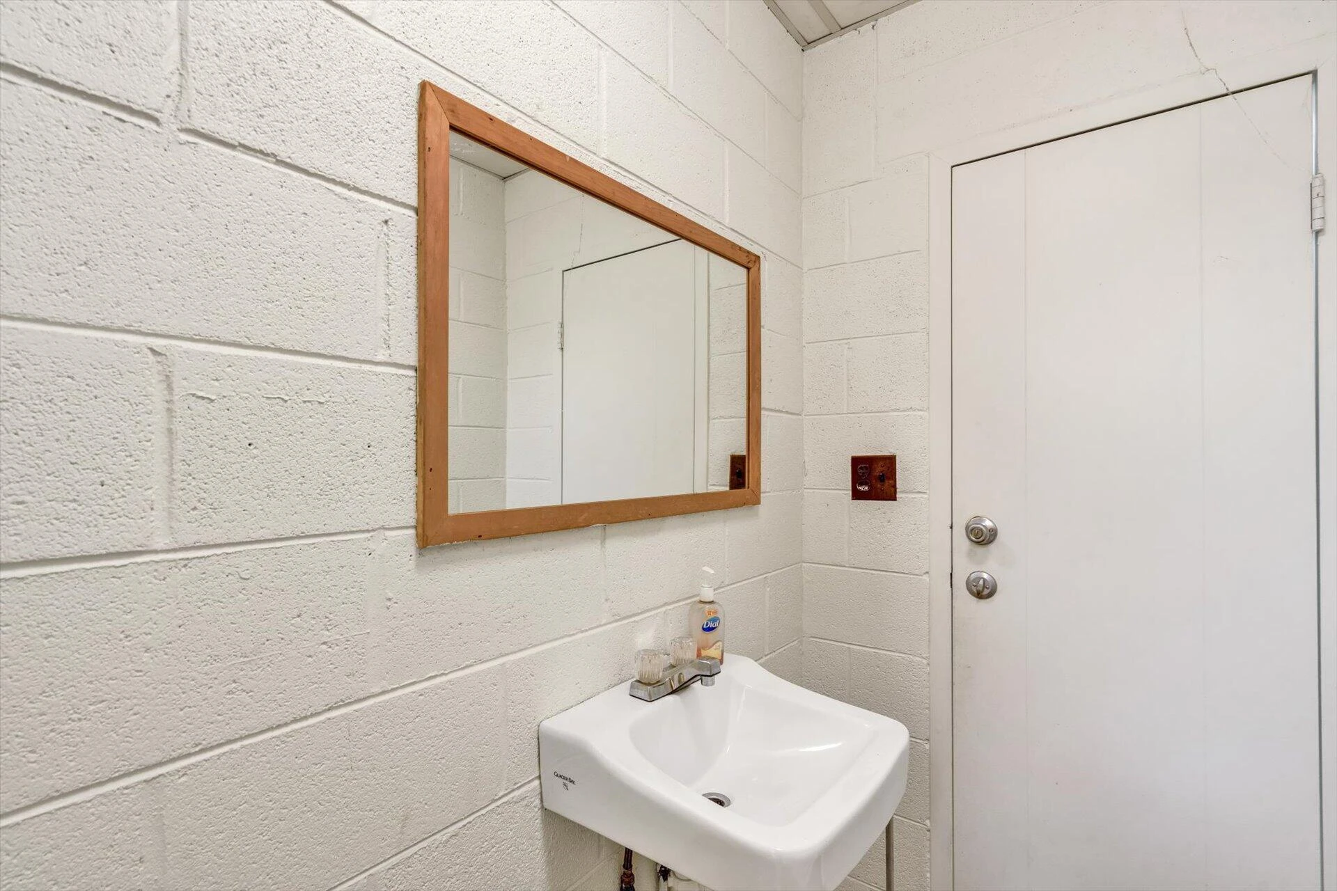270 SOUTH MAIN ST - Photo 28
