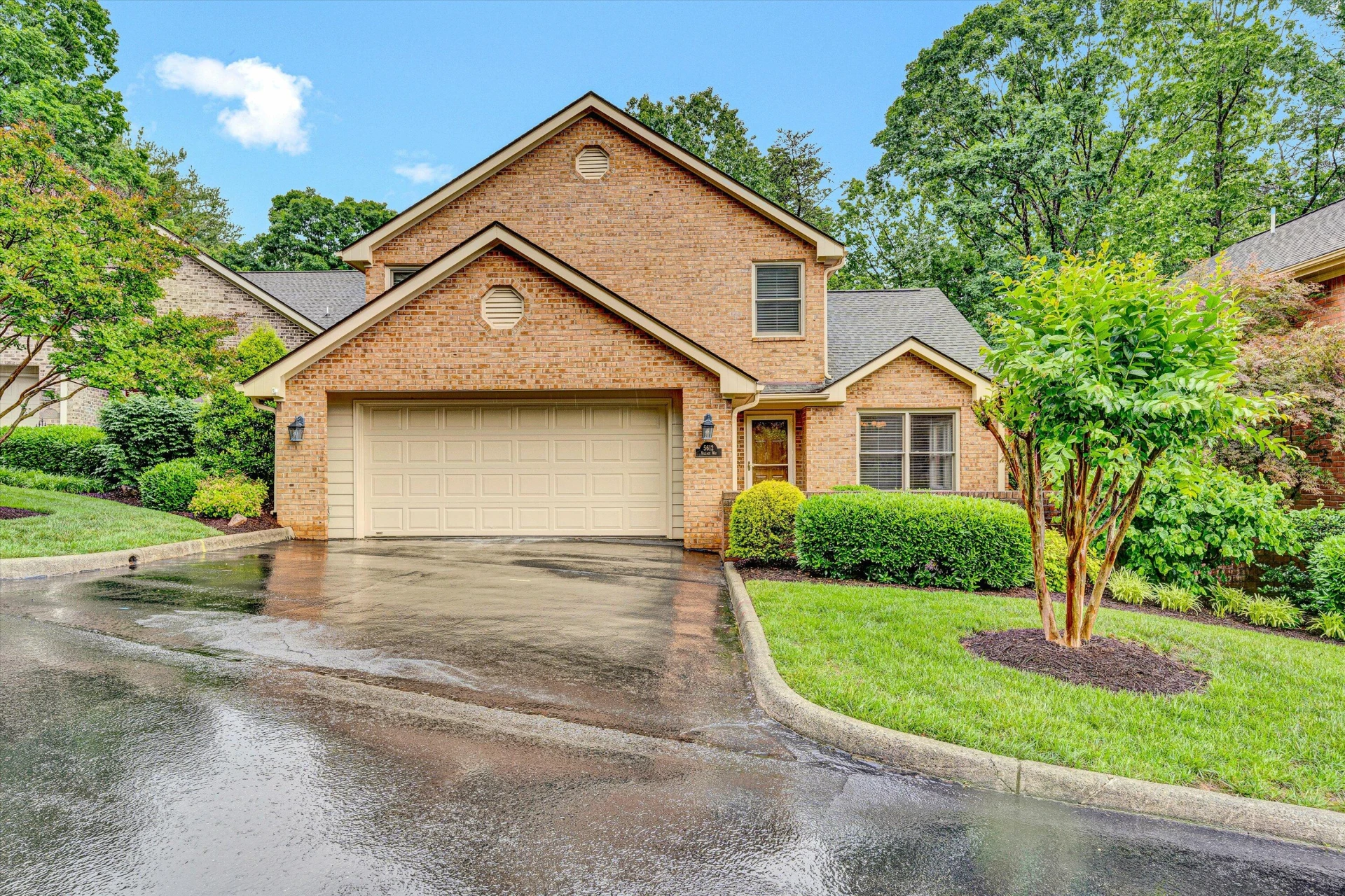5612 Village WAY