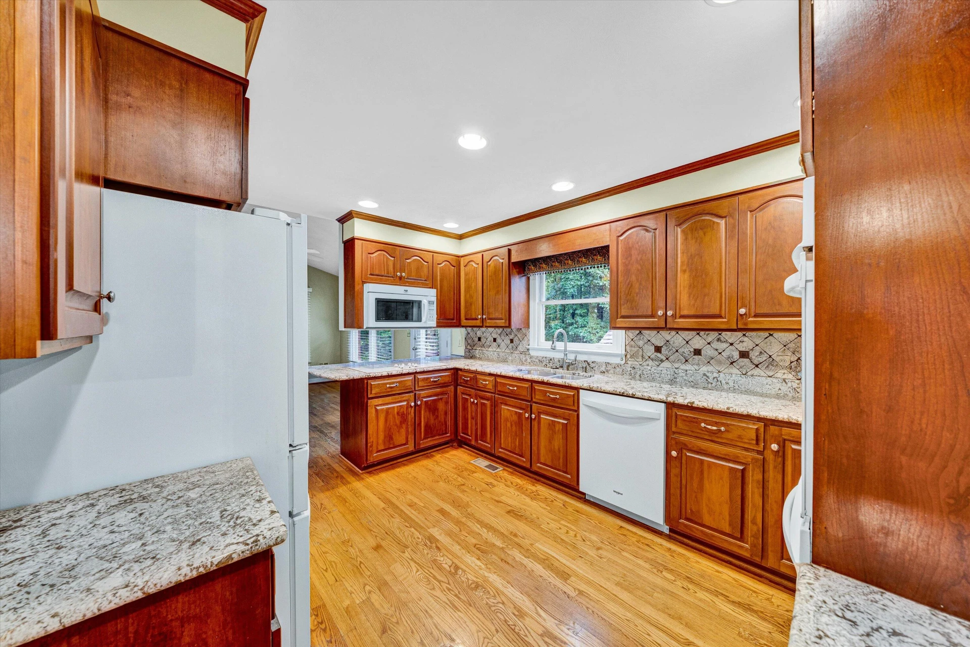 5612 Village WAY - Photo 12