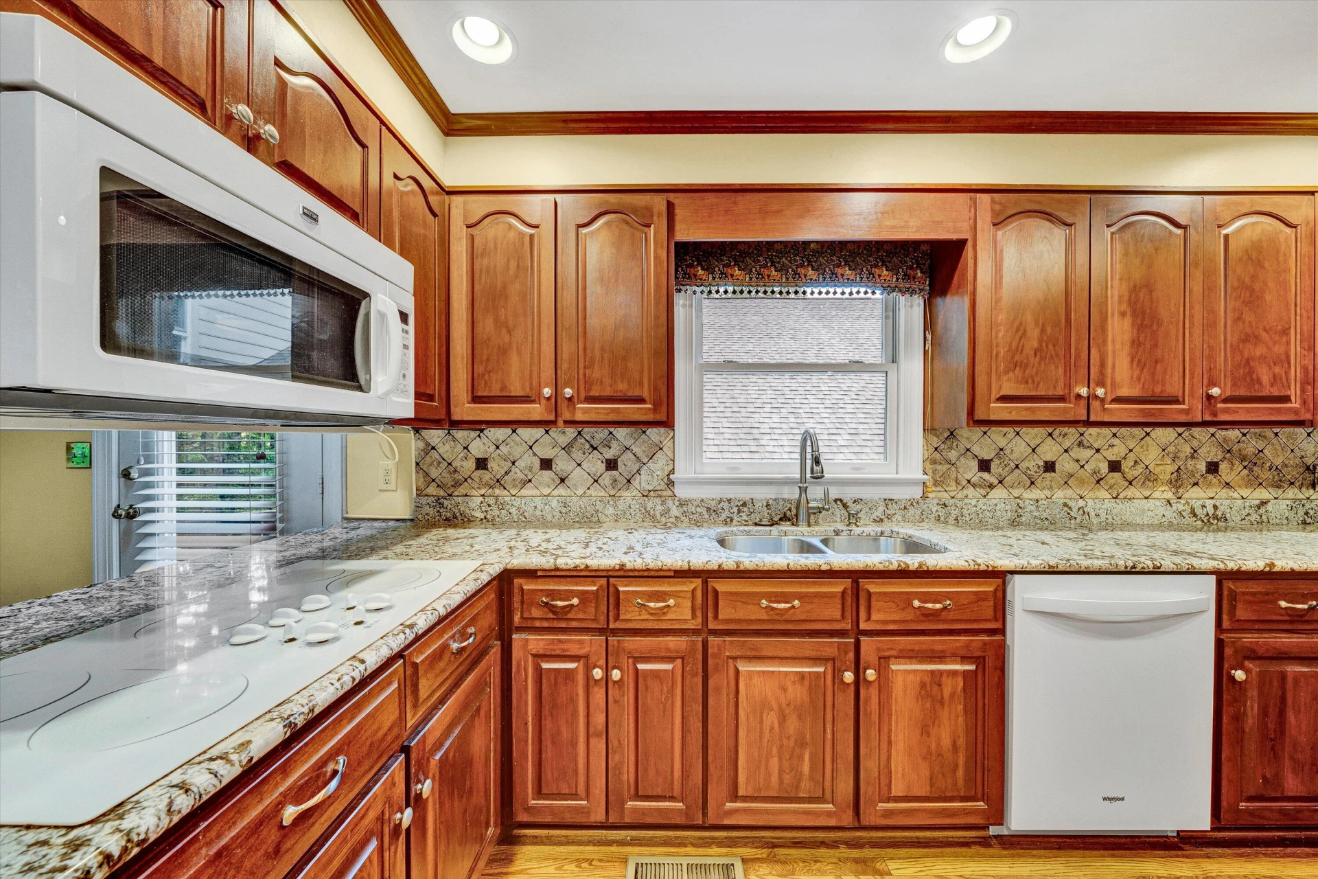 5612 Village WAY - Photo 14