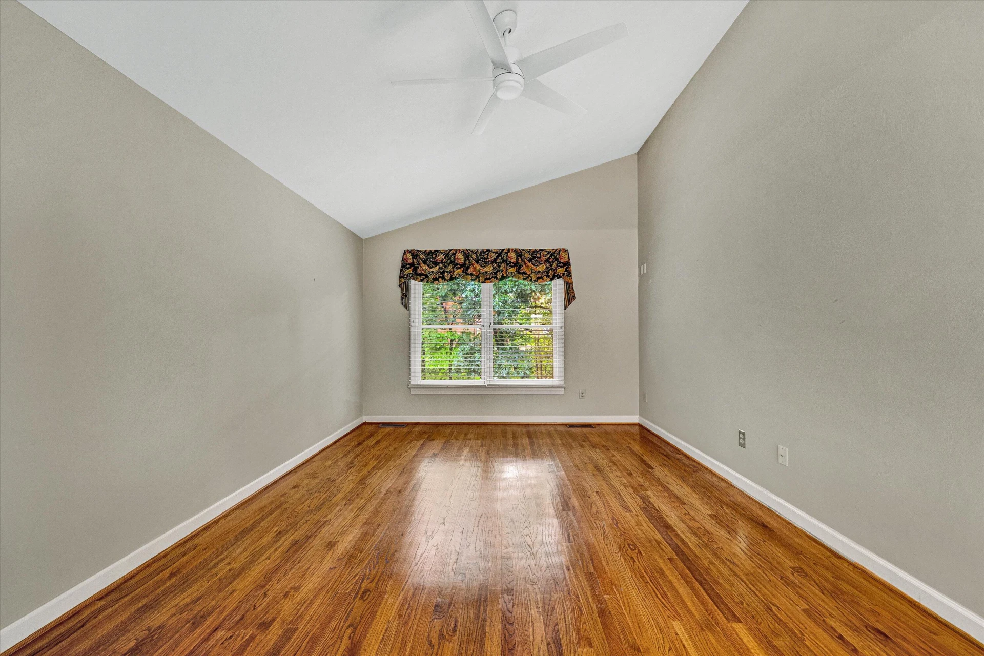 5612 Village WAY - Photo 17