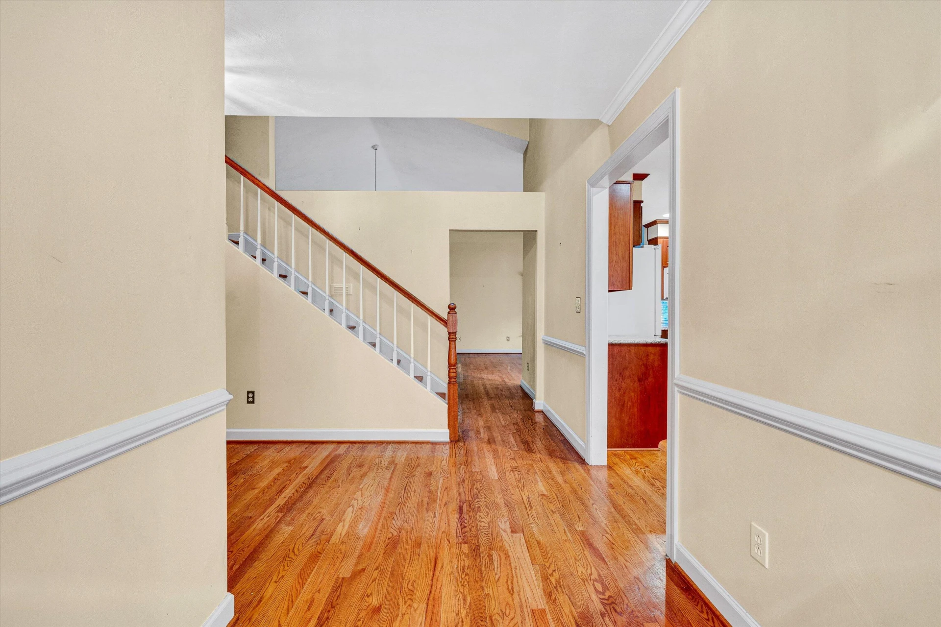 5612 Village WAY - Photo 7