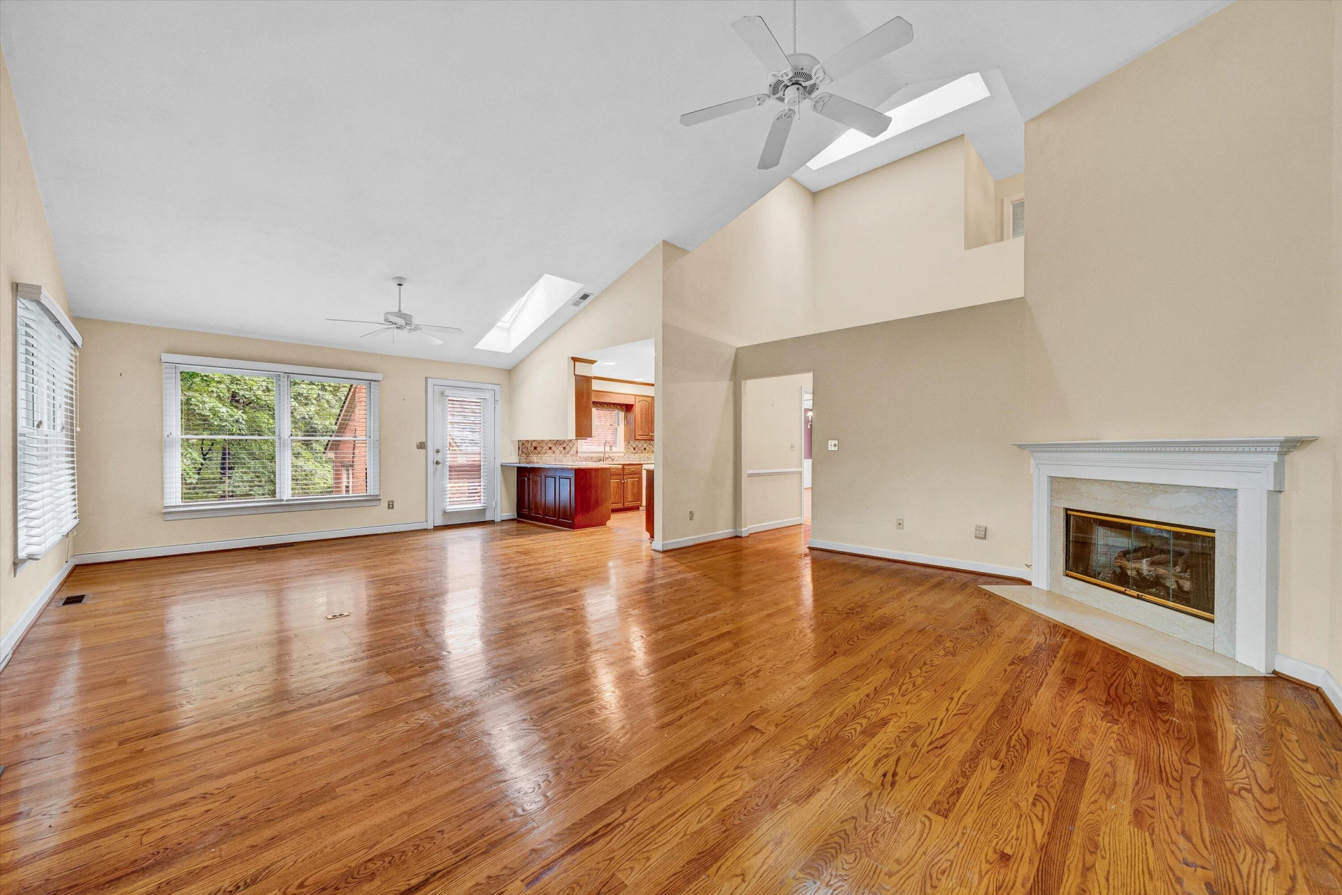 5612 Village WAY - Photo 8