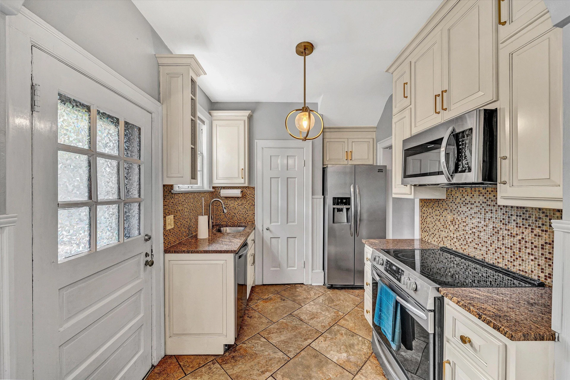 2408 Avenham AVE SW - Photo 14