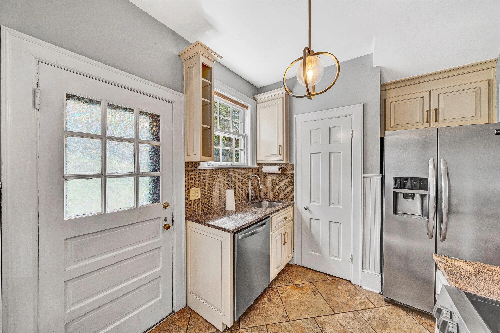 2408 Avenham AVE SW - Photo 15