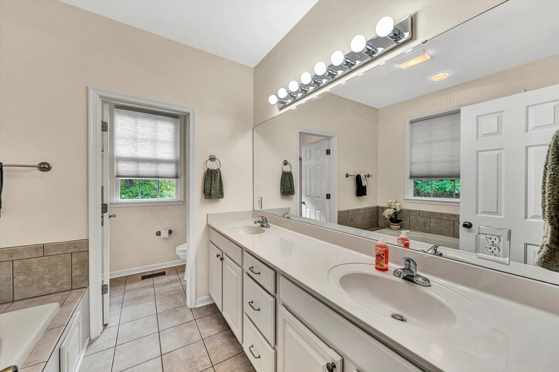 1309 West Pine Ridge RD - Photo 18