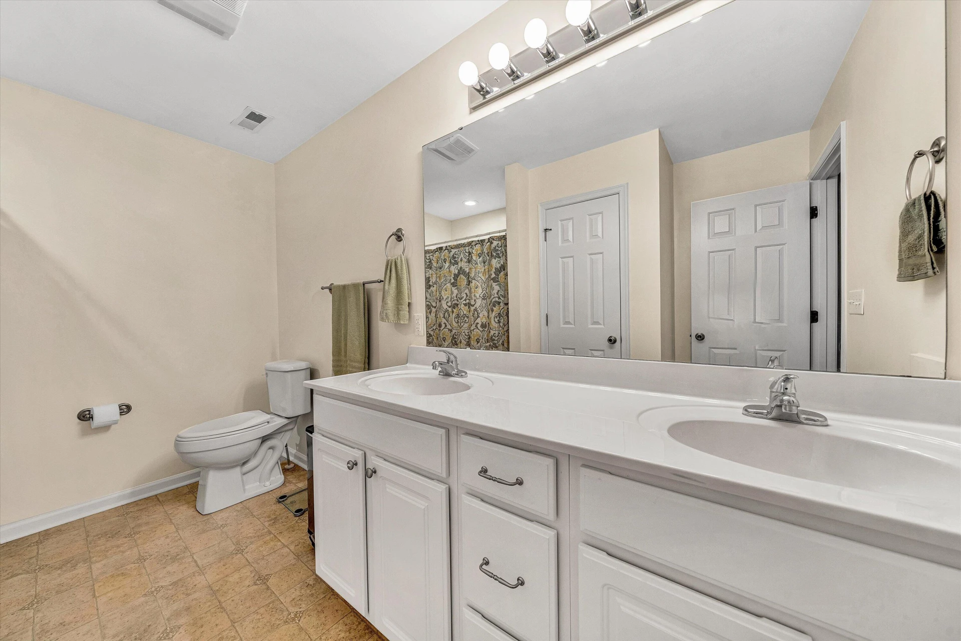 1309 West Pine Ridge RD - Photo 21