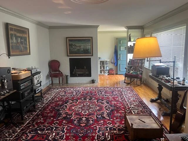 711 Windsor LN - Photo 4