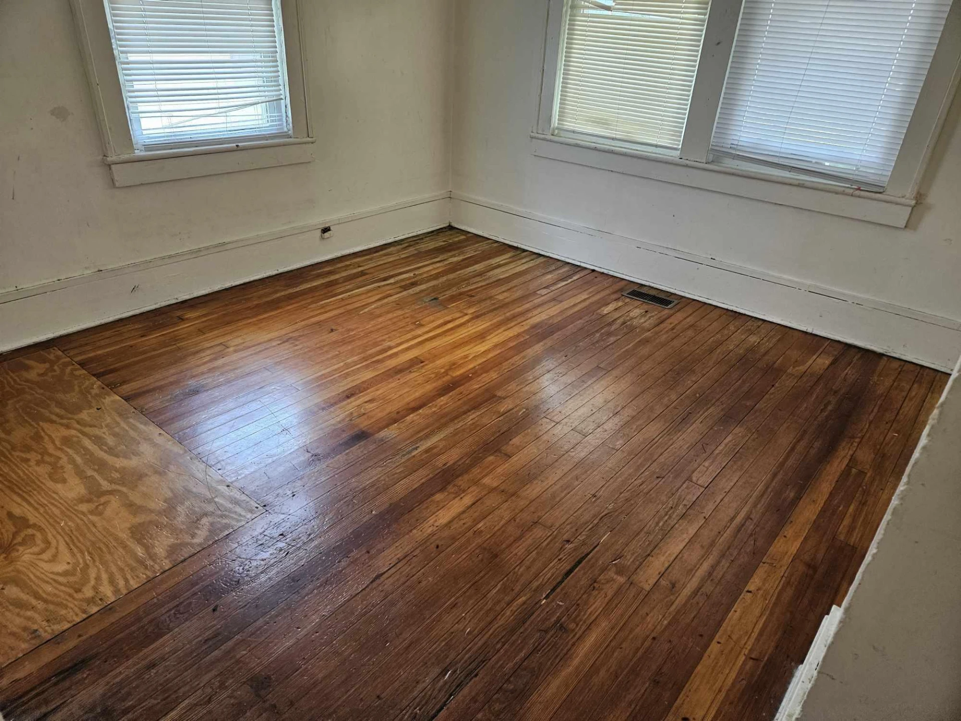 1629 Moorman AVE NW - Photo 4