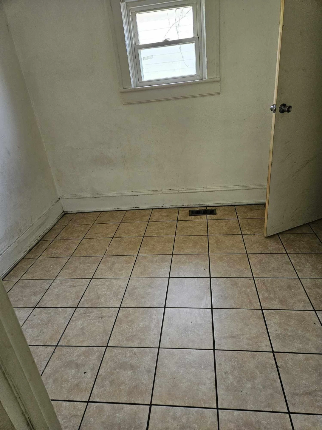 1625 Moorman AVE NW - Photo 3