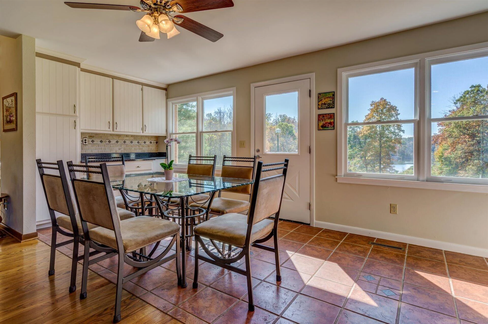 450 Holyfield LN - Photo 18