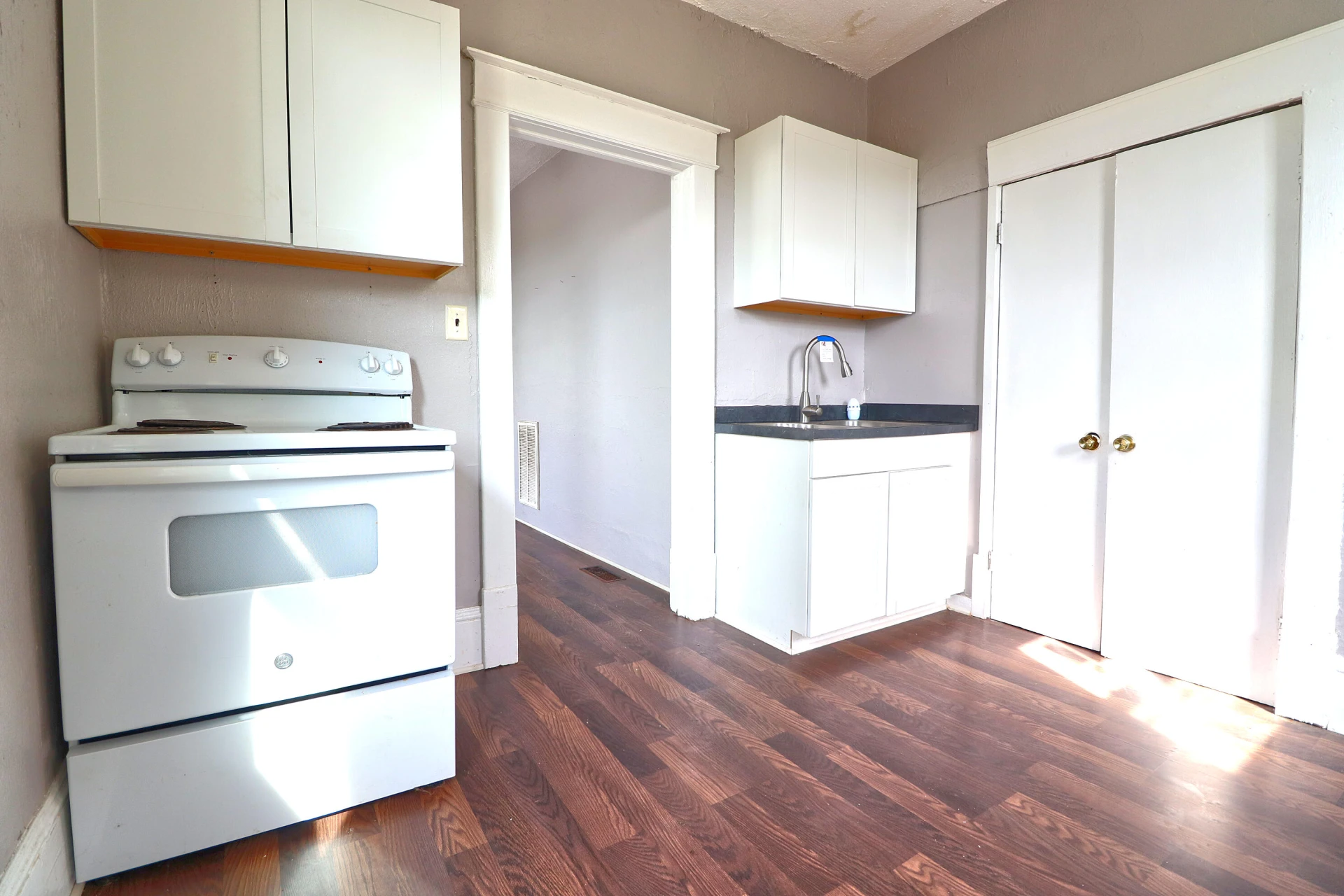 1412 9th ST SE - Photo 11