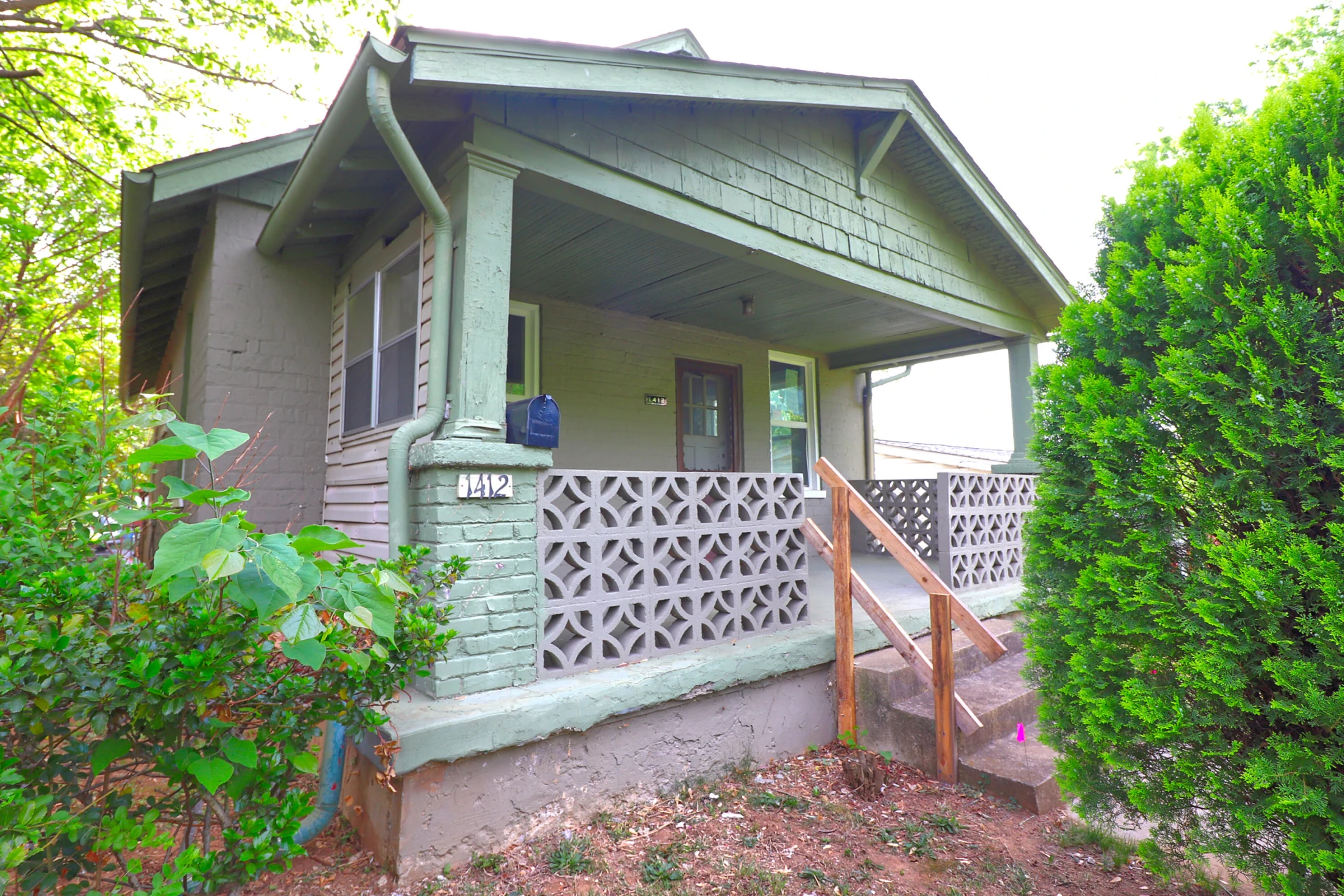 1412 9th ST SE - Photo 5
