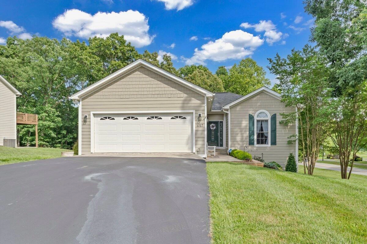 1017 Joffrey DR