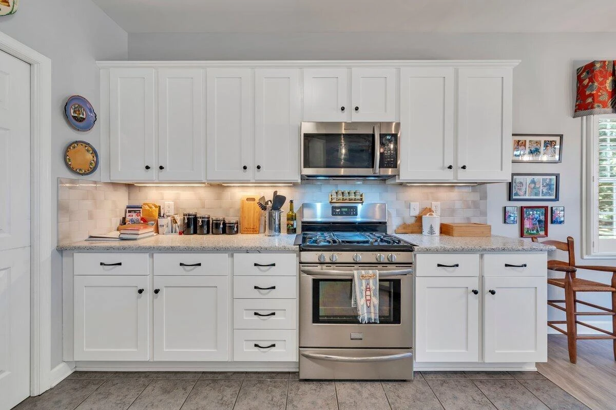 1017 Joffrey DR - Photo 12