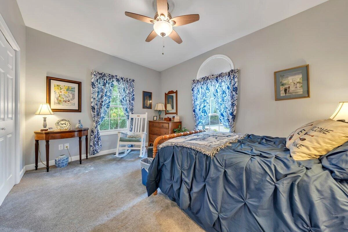 1017 Joffrey DR - Photo 16