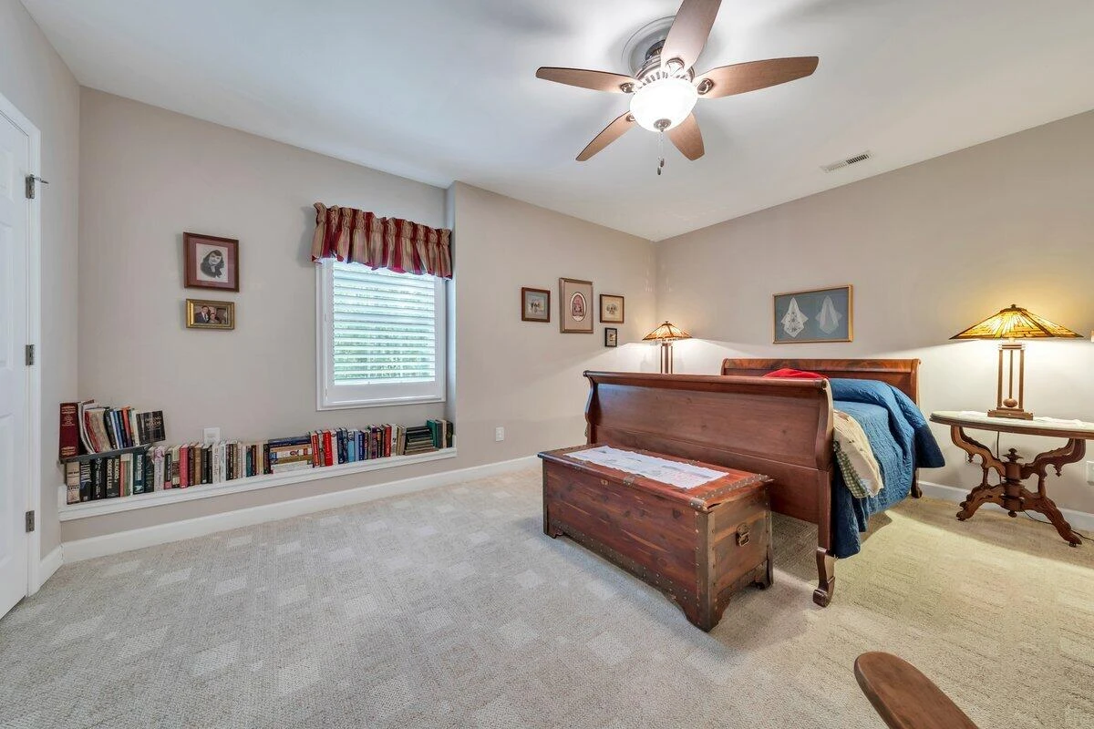 1017 Joffrey DR - Photo 21
