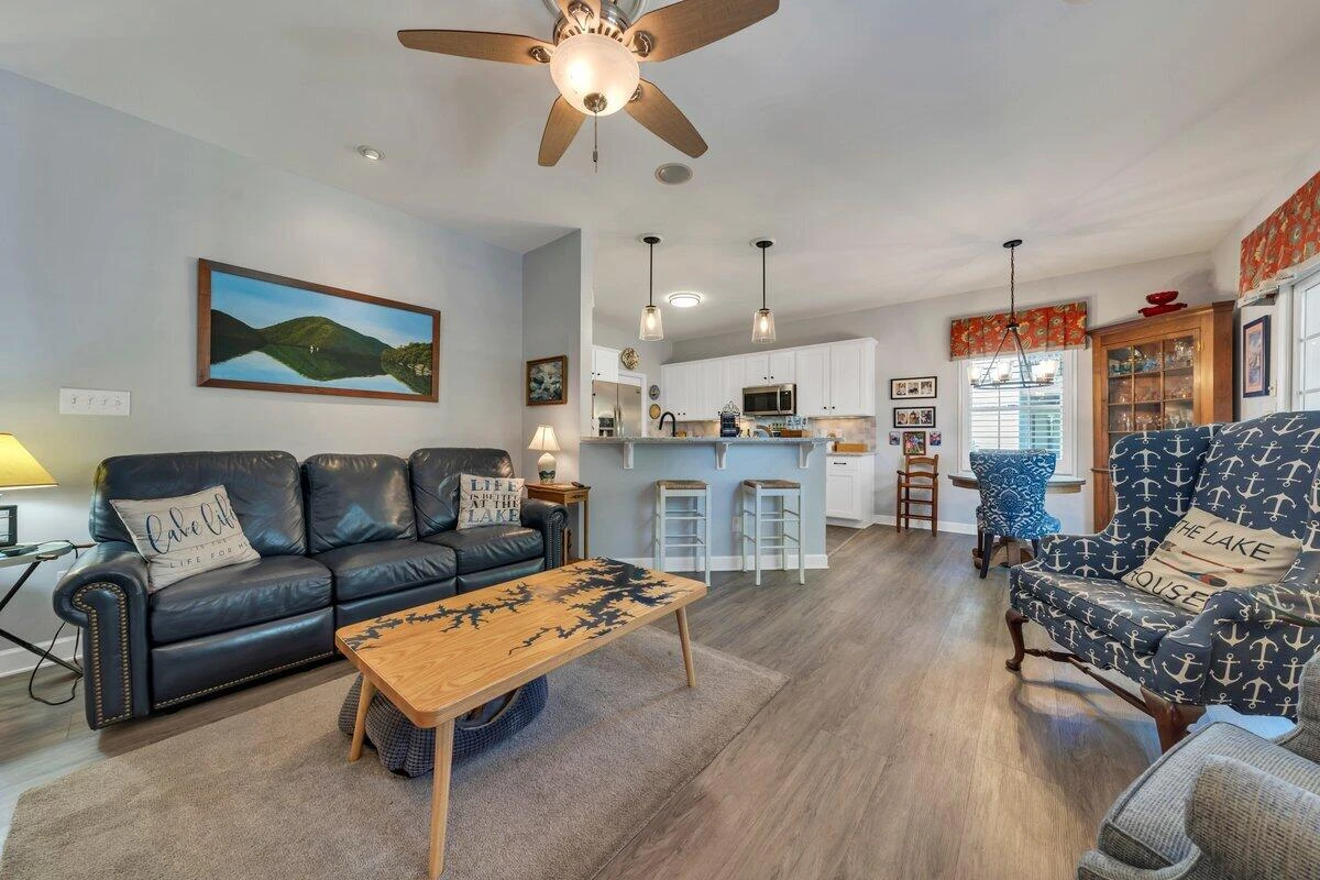 1017 Joffrey DR - Photo 4