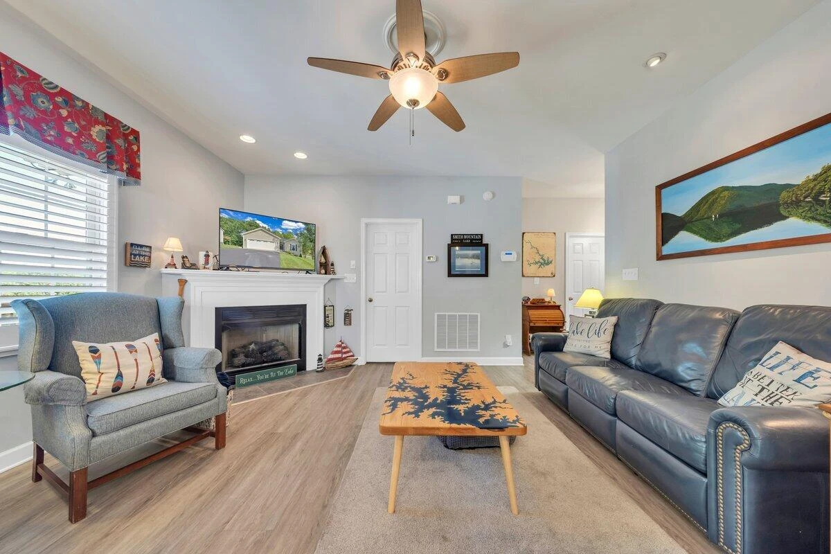 1017 Joffrey DR - Photo 5