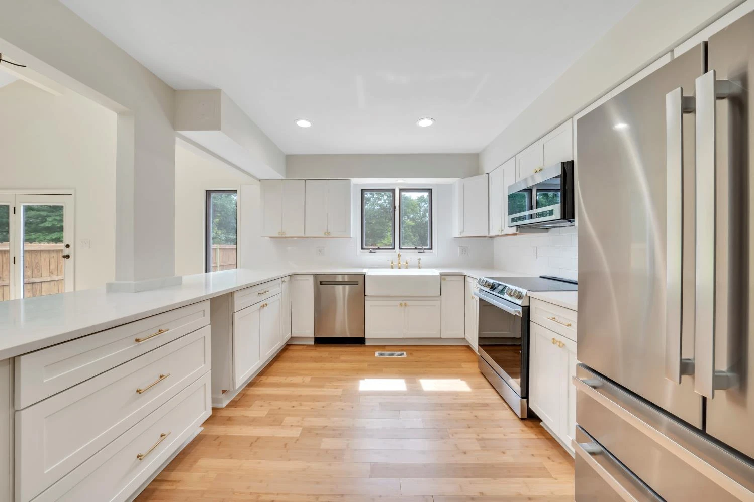 6695 Raintree RD - Photo 16